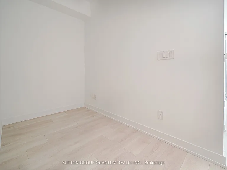 18 Maitland Ter #902 — Photo 11