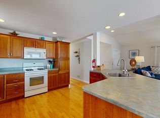 249 W 14th St, Ship Bottom, NJ 08008