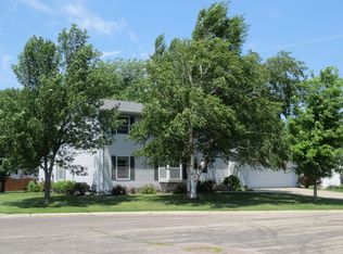 906 5th Ave SE, Pipestone, MN 56164