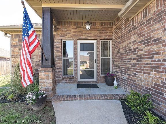 4th image of 304 Rock Cir