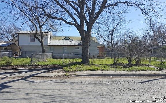 5th image of 712 S Calaveras