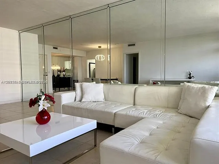 10185 Collins Avenue Cu #1103 — Photo 11