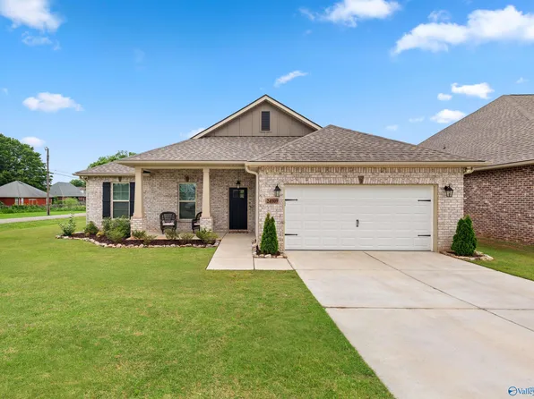 24009 Quints Dr, Athens, AL 35613