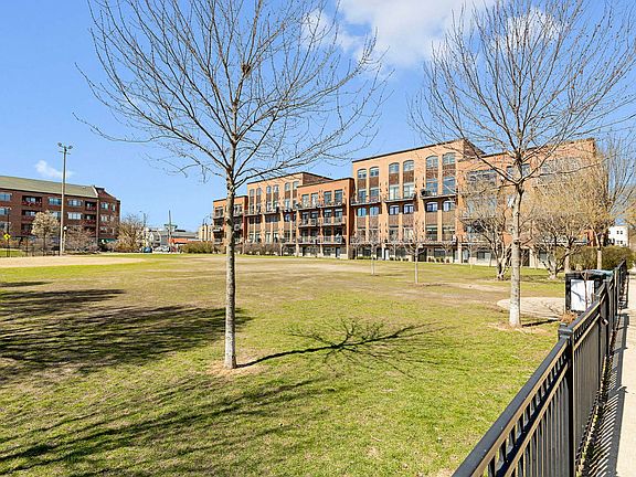 2nd image of 1830 N Winchester Ave APT 105