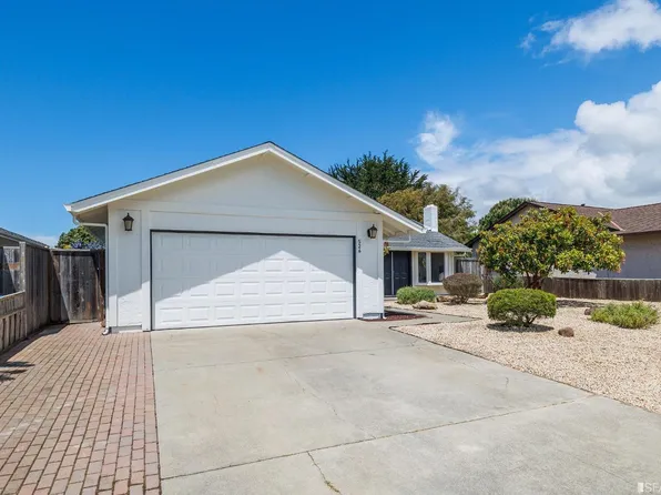 526 Spindrift Way, Half Moon Bay, CA 94019