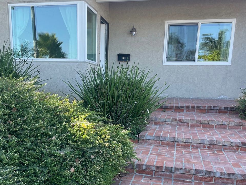 1st image of 2836 Poinsettia Dr