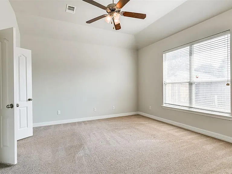 5802 Horse Prairie Dr — Photo 16