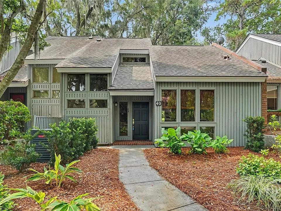 40 Dame Kathryn Dr