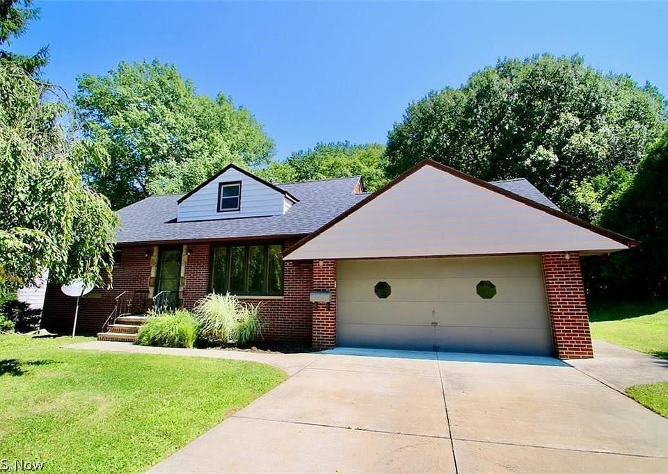 1st image of 1839 Skyline Dr
