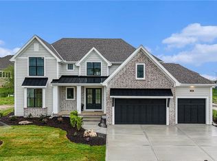 3018 NE 102nd St, Kansas City, MO 64155