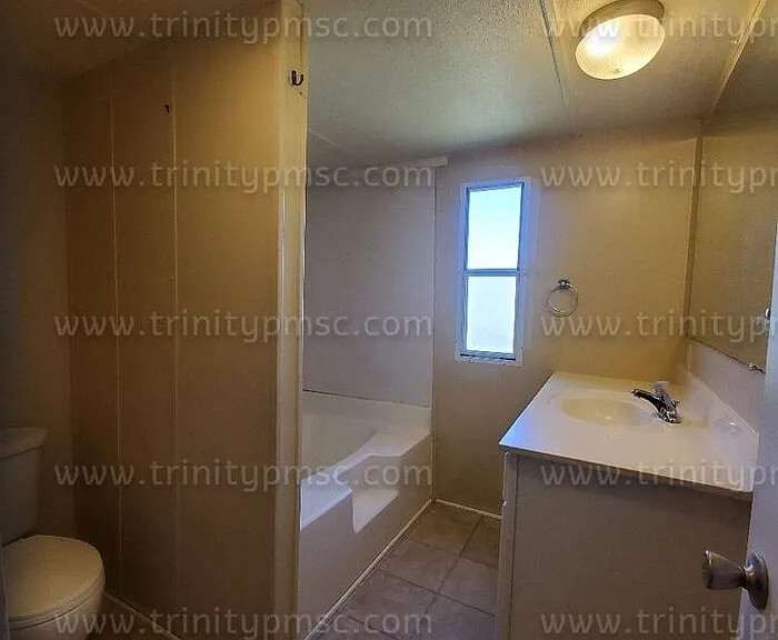 106 Vaughn Dr — Photo 12