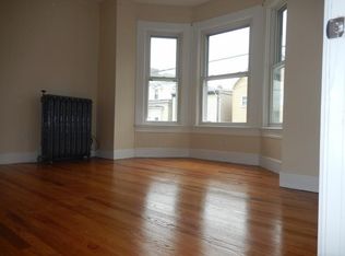 110 Paris St #22, Boston, MA 02128