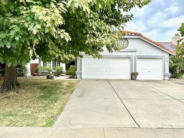 5018 Charter Rd — Photo 1