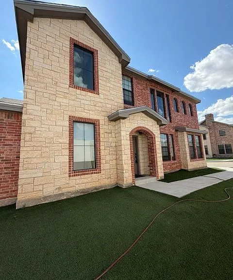 3001 Pointer Ln — Photo 1
