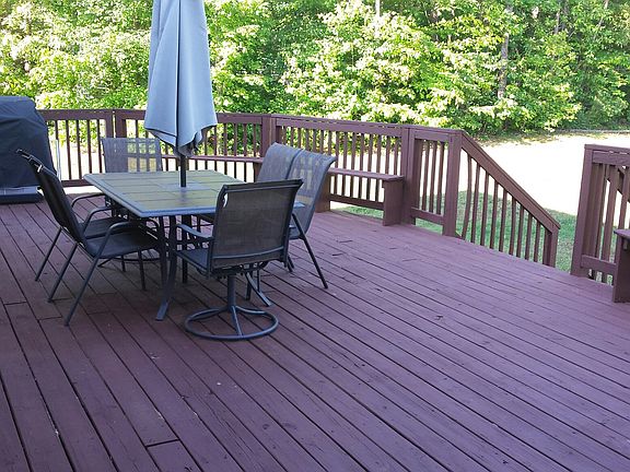 Deck along entire back of hs