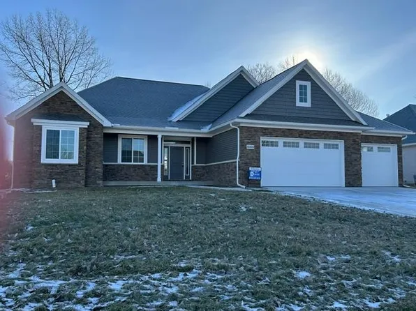 16429 Sleepy Hollow Dr, Fenton, MI 48430