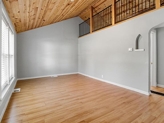 5th image of 3828 Long Dr