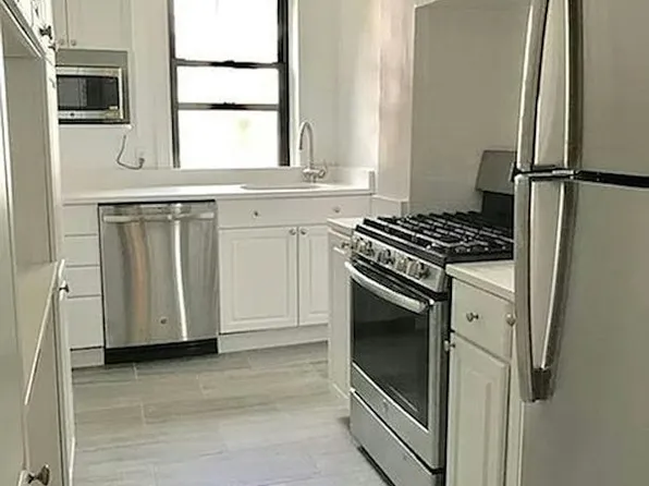 355 West 22nd Street image 5 of 8