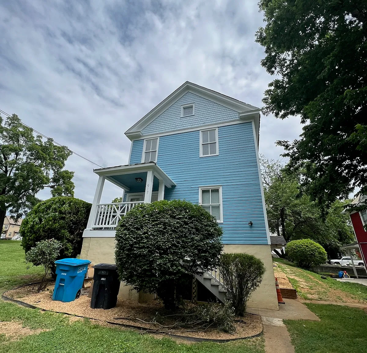 3 bed, 900 sqft, $1,100 — Photo 1