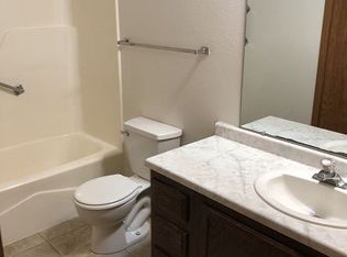 2505 Country Club Pkwy APT 2, Moorhead, MN 56560