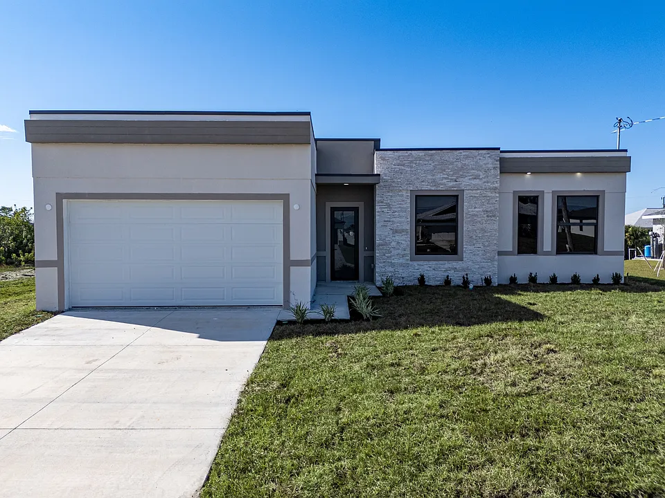 3010 NE 1st Pl