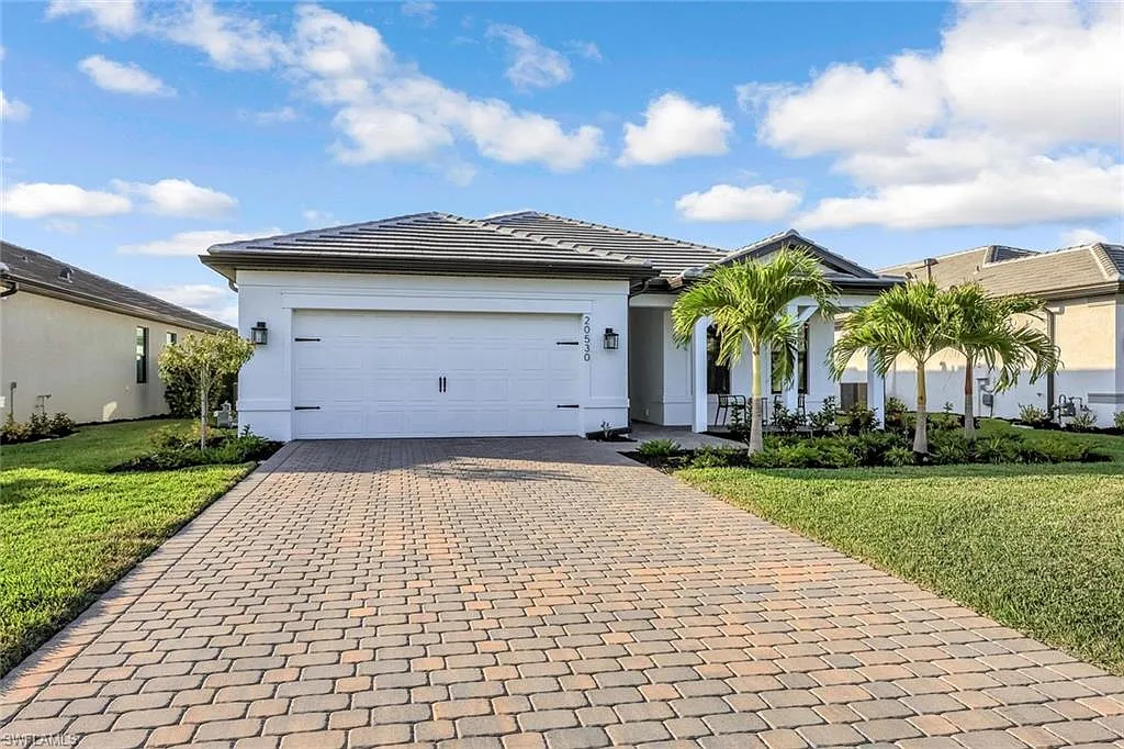 3 bed, 3.0 bath, 2099 sqft, $5,950 — Photo 1