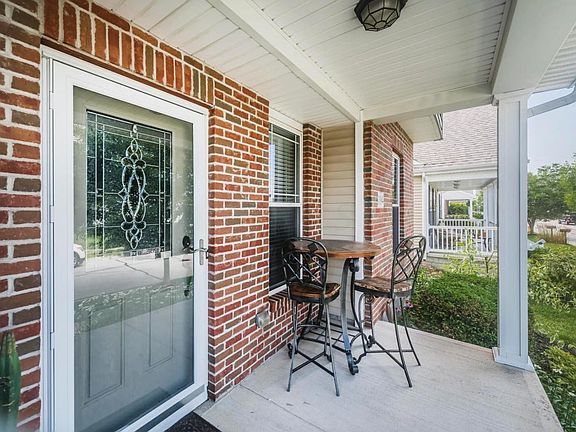 2nd image of 1084 Streamside Dr