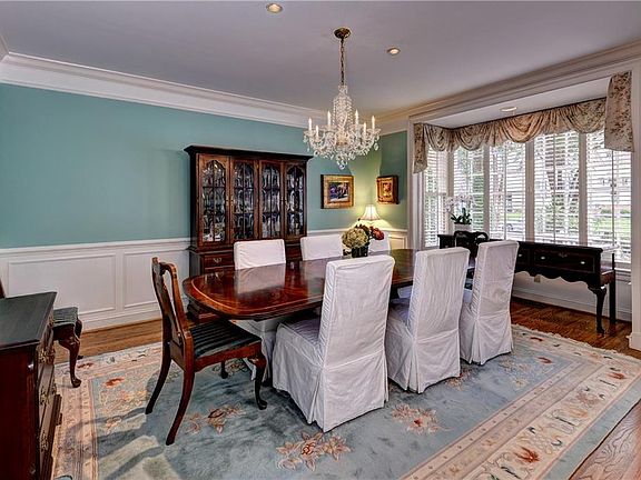 2nd image of 102 Alwoodley