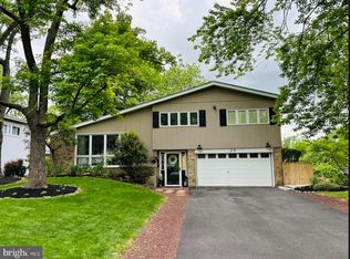 218 Limestone Ln, Willow Grove, PA 19090
