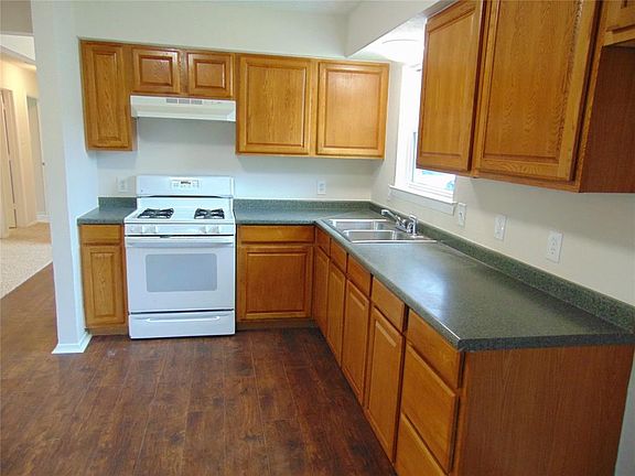 5th image of 810 Bluewood Dr