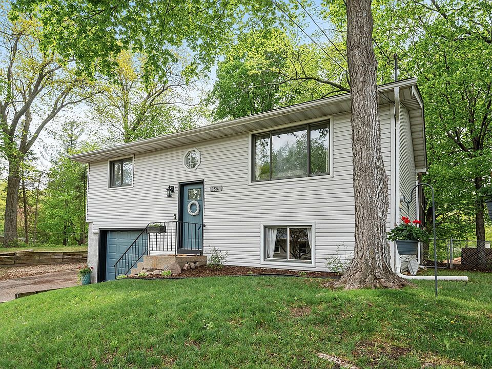 1st image of 2861 Essex Rd