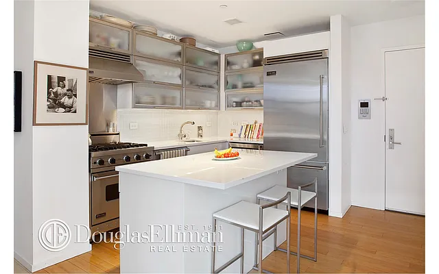 Rented by Douglas Elliman | media 15
