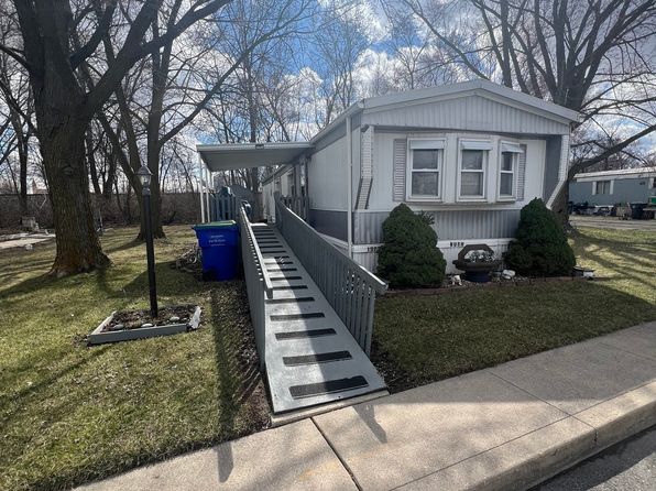 13736 Main St, Grabill, IN 46741