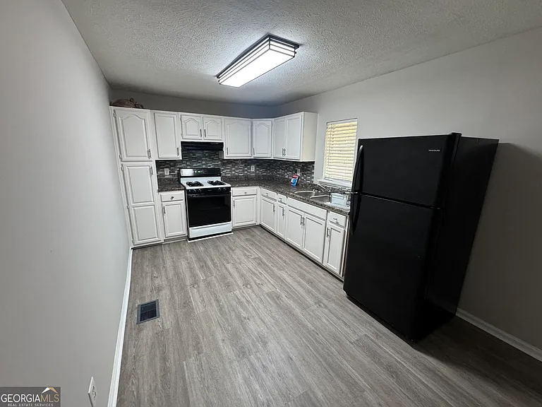 125 W Washington St — Photo 7