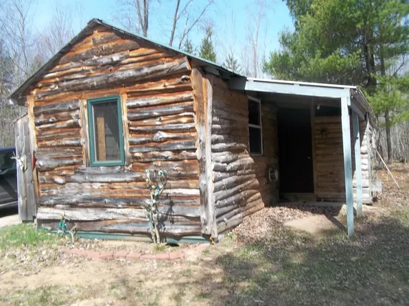 W10490 E Town Hall Rd, Gresham, WI 54128