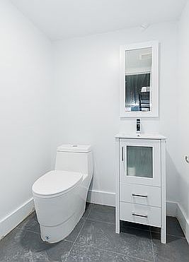 5th image of 345 Chauncey St APT 2R