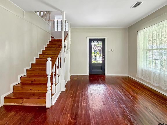 3rd image of 526 N Broad St