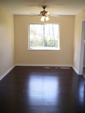3rd image of 519 Belmont Ave