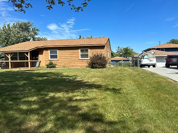 2nd image of 3712 Wellington Dr