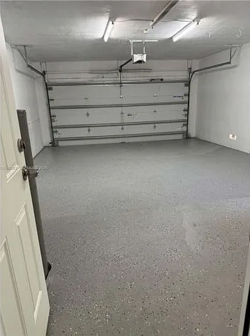 4 bed, 2.0 bath, $4,000 — Photo 3