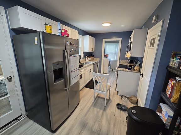 5th image of 7710 Gloucester Ave