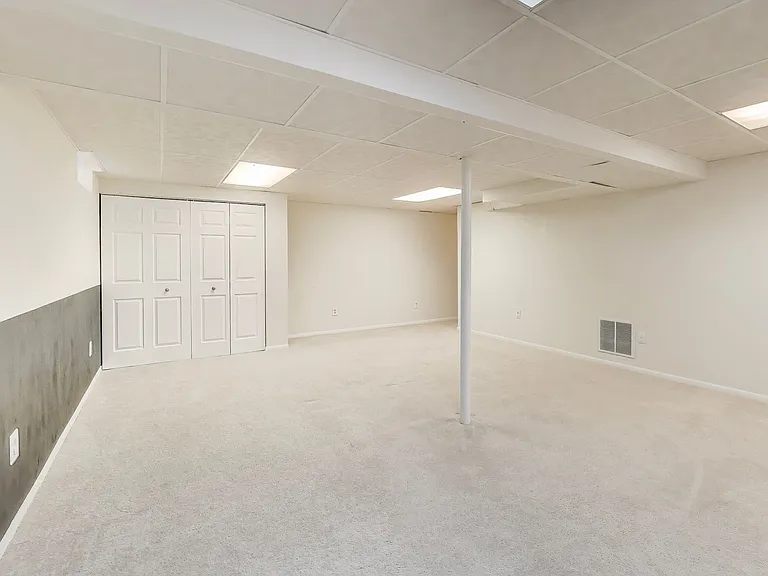 1337 Crockett Ln — Photo 29