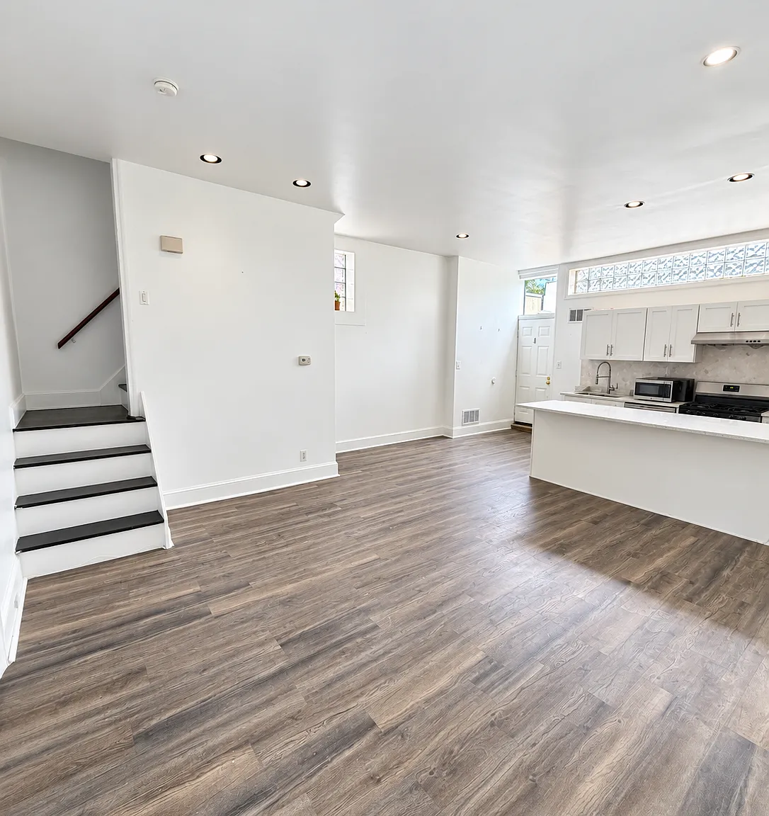 221 Poplar St — Photo 4