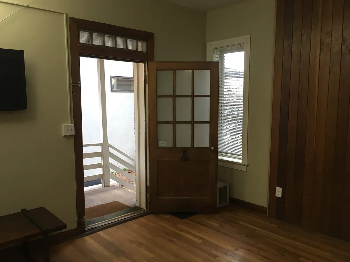 Unit 102 B - 918 N 7th St #102A