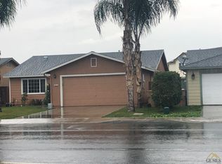 5514 McKee Rd, Bakersfield, CA 93313