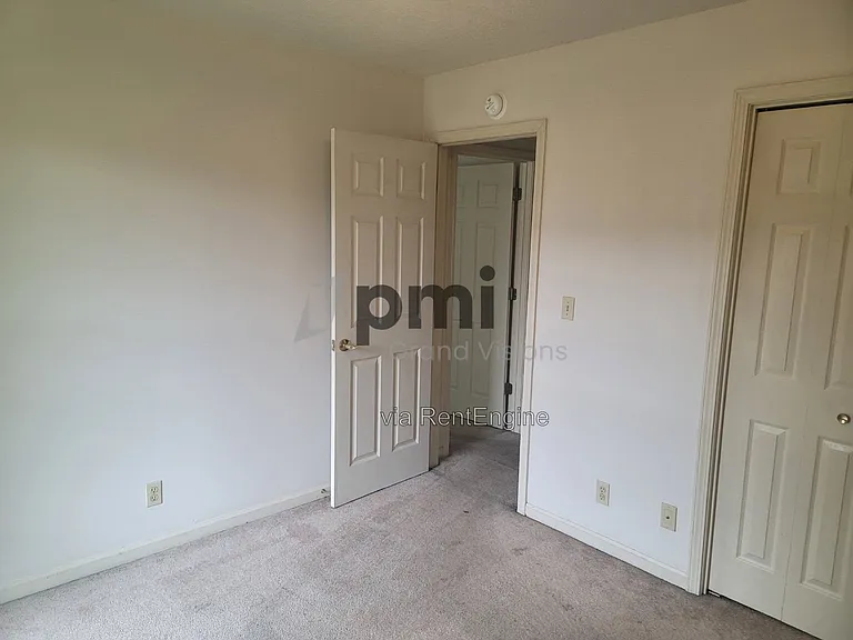 1306 Arthur Ave #9 — Photo 9