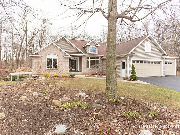 3rd image of 7986 Therese Ct SE
