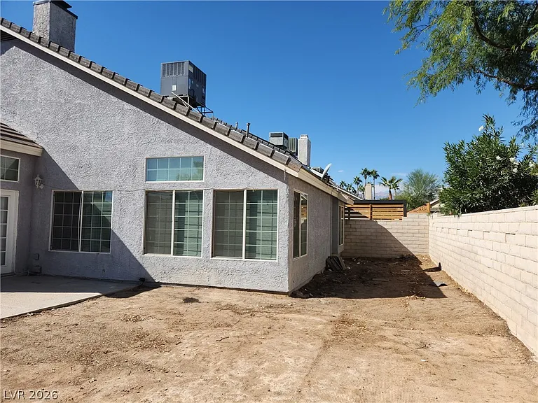 6556 Bradford Ln — Photo 36
