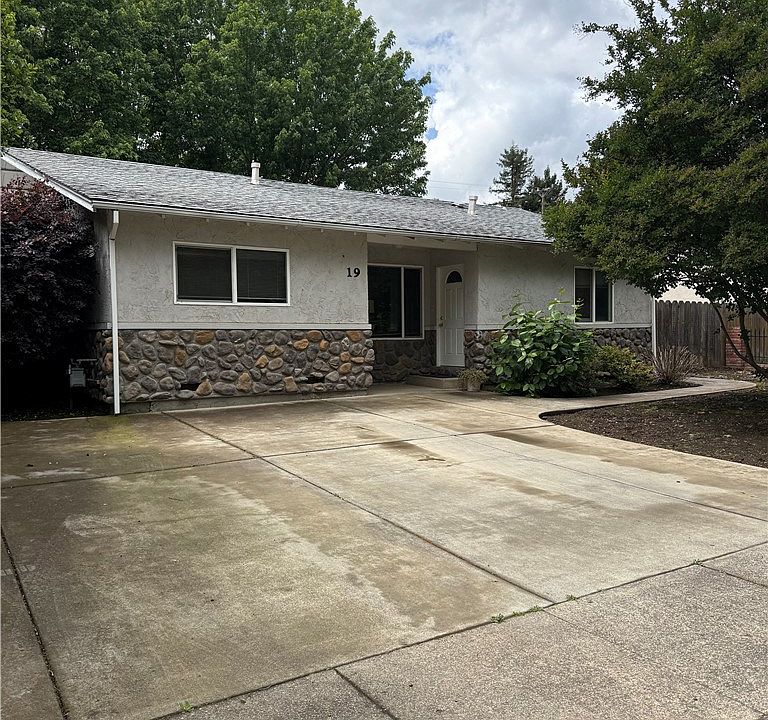 1st image of 19 La Placita Way