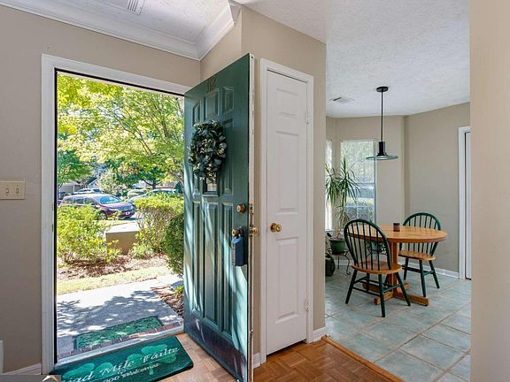 4th image of 112 Fowler Ct